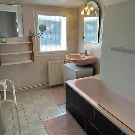 Charmante Maison Avec Jardin Proche Bordeaux בית נופש *
